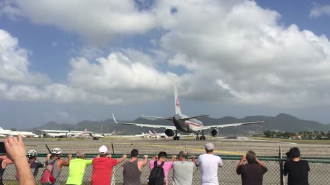 St Martin airplane taking off