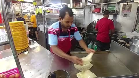Fluffy Roti Prata with Fish Gravy • Roti Canai / Singapore Street Food