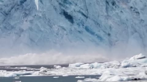 Glacier Comes Crashing Down