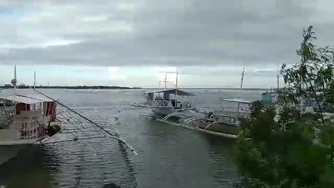 Pumpboat Fishermen Returning