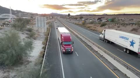 Freedom Convoy USA - 2000 trucks ride towards Texas this morning and gathering momentum