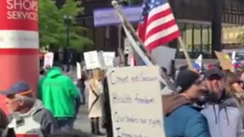 WORKERS IN CHICAGO ILLINOIS WALKING OUT AGAINST THE VACCINE MANDATES