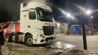 TRUCK WASHING WITH THEBOGPOD!!!!!