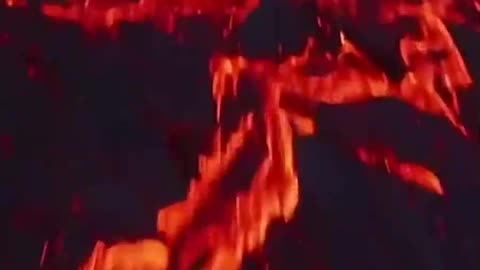 🌋 A drone took a close-up shot of bubbling lava in a volcano crater in Iceland