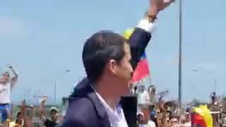 Guaidó hace regreso triunfal a Venezuela para redoblar acciones contra Maduro