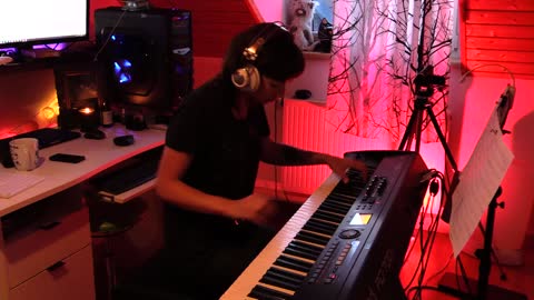 Talented pianist magnificently covers 'Black Hole Sun'