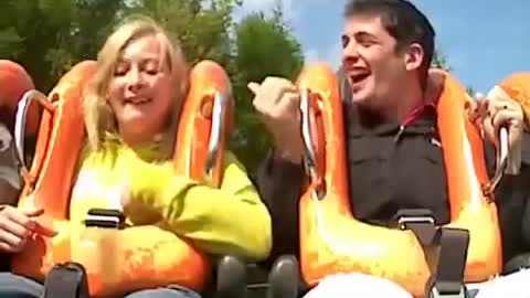 Girl seat belt fails on oblivion rollercoaster at Alton to