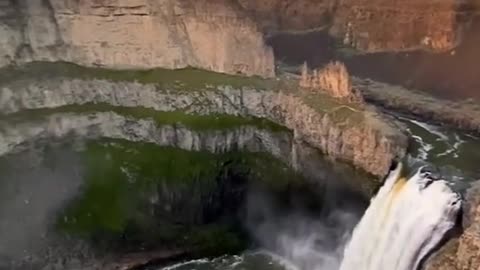 Palouse Falls State Park is a 105-acre camping park with a unique geology and history