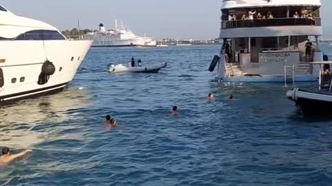 kids swimming to Andrew Tates yacht in Split, Croatia 🇭🇷