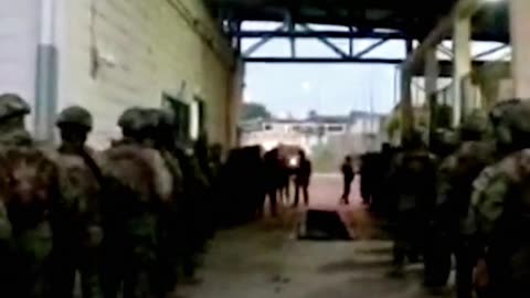 Soldiers enter an Ecuadorian prison as part of the ongoing battle against Narcos #news #ecuadornews