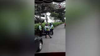 Video: En gresca terminó operativo de Tránsito en Bucaramanga