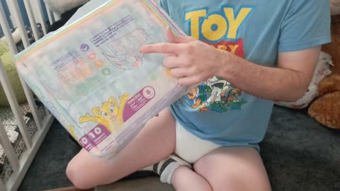 Tiny Tails ABDL adult diapers from ABUniverse. Unboxing and first look.