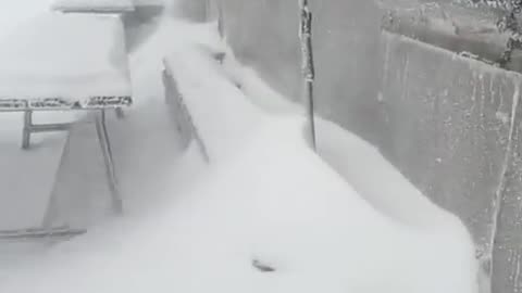 Schneesturm im August in den italienischen Alpen