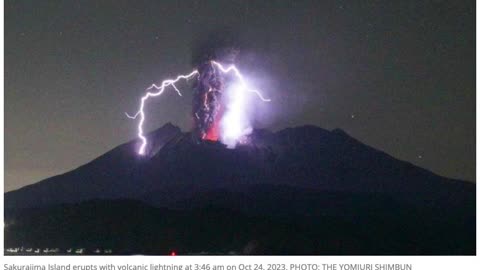 Sakurajima island volcano erupts in Kagoshima; volcanic lightning observed