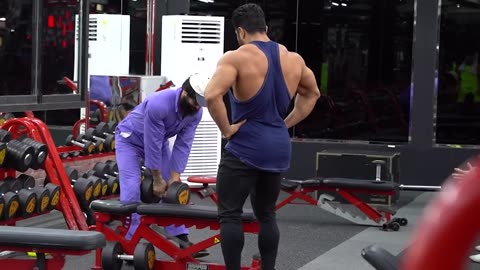 CRAZY CLEANER shocks GIRLS in a GYM prank