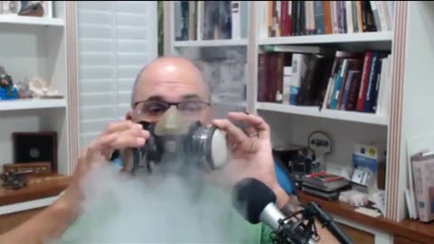 Le Dr Ted Noel démontre que les masques ne fonctionnent pas vraiment (VOST)