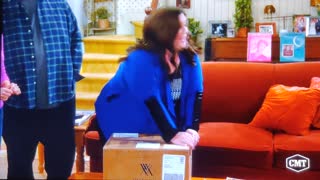 Mike and Molly Vince Fainting