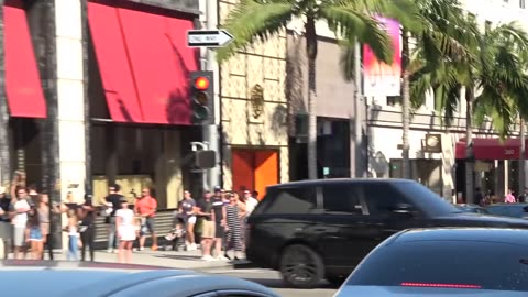 20 Minutes of People Being Weird in Beverly Hills