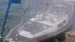 Lanchas azotadas por el viento en bahía de Cartagena