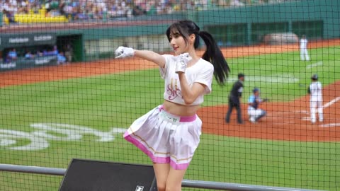 The most popular cheerleading squad in Taiwanese professional baseball accompanied by psychedelic music #一粒