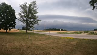 Huge storm front rolls in caught on camera