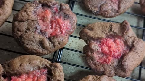 Strawberry Chocolate Cookies 🍓