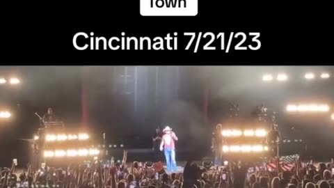 Jason Aldean Delivers EPIC Speech before He Sings "Try that in a Small Town" at Concert