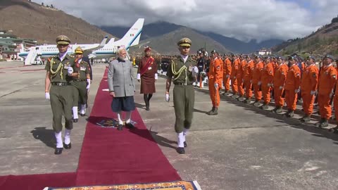PM Modi arrives in Paro, Bhutan to a warm reception & Guard of Honour