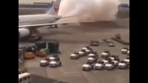 Pilot omylem zapne chemtrail na letišti