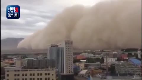 Incredible footage shows massive sandstorm blanket Chinese city
