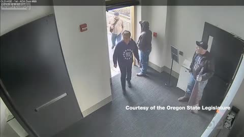 Video shows Oregon Rep. Mike Nearman open Capitol door to far-right demonstrators