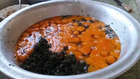 Fried chicken eggs with apricot leaves Attractive dish
