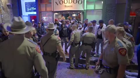 Marinsat përleshje me civilët në një klub nate në Teksas