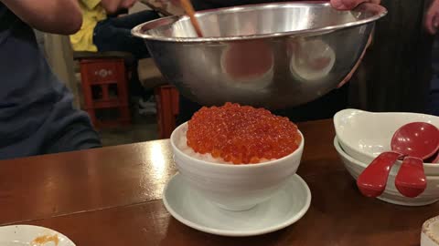 Jaw dropping Salmon Roe Dish in Sapporo Hokkaido's No. 1 Seafood Izakaya - Hachikyo はちきょう