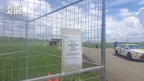 GraceLife Church remains fenced off as Jason Kenney and friends enjoy illegal patio meal