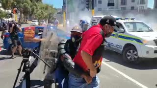 Saftu members arrested after clashing with Cape Town SAPS