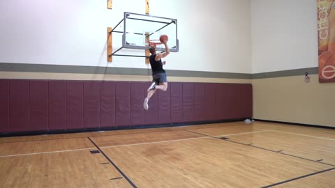 Jump higher and DUNK!