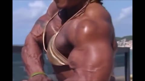 A MULHER MAIS MUSCULOSA DO MUNDO É BRASILEIRA