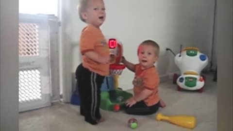 Twin Babies,Cuteest and Cutest Moments,Cute and Cuteest Babies,Funny Babies Videos,Funny Videos