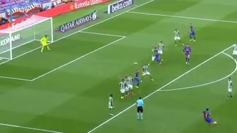 VIDEO: Luis Suarez Amazing Free Kick Goal