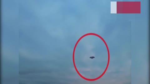 Jagged UFO Spotted hovering over New York I Terrified Birds And WIldlife