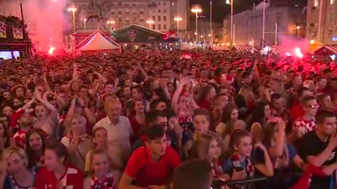 LIVE: Atmosfera na Trgu bana Josipa Jelačića nakon pobjede Hrvatske na SP-u
