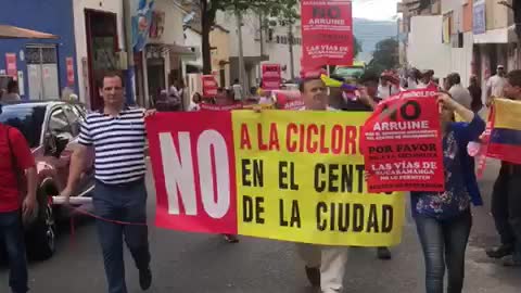 Comunidad mantiene protesta por las ciclorrutas en Bucaramanga