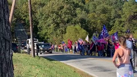 Biden is greeted by Trump supporters in Gettysburg PA