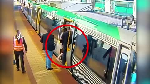 Random Act of Kindness That Will Make You Cry. Most emotional moments caught on camera!