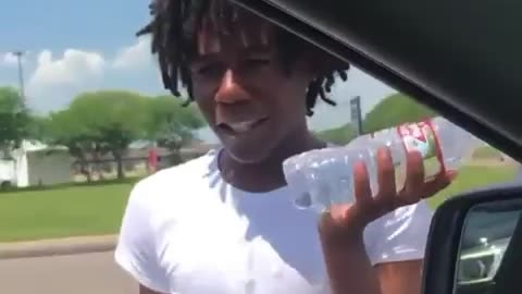 Gang members Rob teens selling water are THREATEN TO SHOOT THEM in Houston.