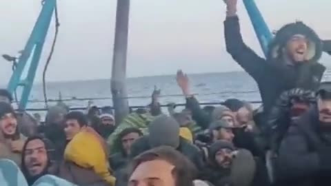"Allahu Akbar": 500.000 Migrants on way from Libya to Europe