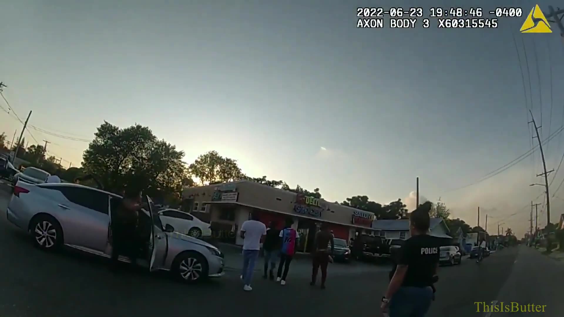 Body Cam Shows Tampa Police Officer Taunting Bystanders, Curses At Them ...