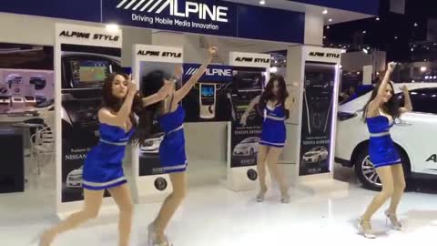 Alpine Girls Dancing Awkwardly - Funny Videos 2016