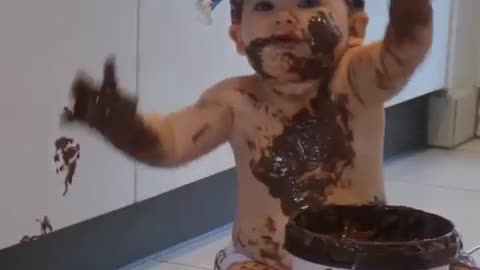 funny nutella baby girl dancing